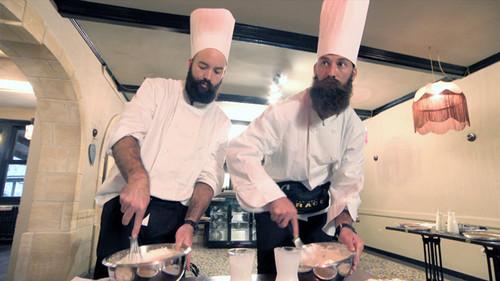 The Amazing Race Season 32 Episode 5 - You Don't Strike Me as a Renaissance Man