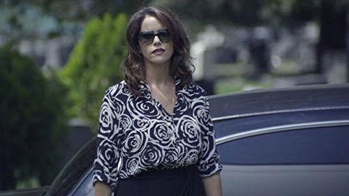 Transparent Season 1 Episode 10 - Why Do We Cover the Mirrors?