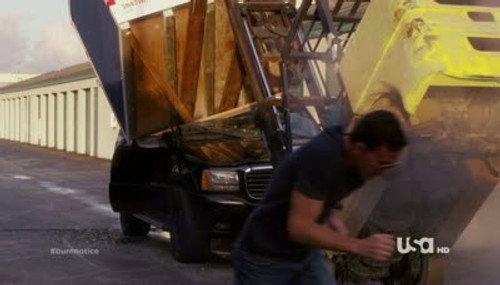 Burn Notice Season 5 Episode 13 - Damned If You Do