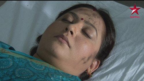 Diya Aur Baati Hum Season 1 Episode 8 - Kanchan dies in the blast