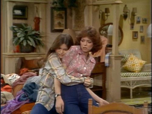 One Day at a Time Season 3 Episode 22 - Julie's Big Move (1)