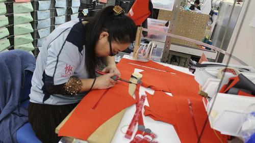 How Do They Do It? Season 12 Episode 4 - Wine, Goretex Extreme Weather Clothing