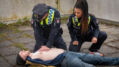 Hamburg Dockland Season 18 Episode 13 - Episode 13