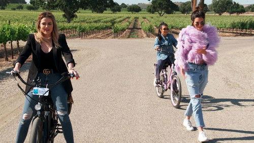 Keeping Up with the Kardashians Season 14 Episode 4 - Clothes Quarters