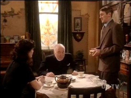 Goodnight Sweetheart Season 4 Episode 4 - And Mother Came Too