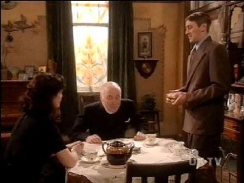 Goodnight Sweetheart Season 4 Episode 4 - And Mother Came Too