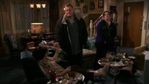 Mike & Molly Season 1 Episode 6 - Mike's Apartment