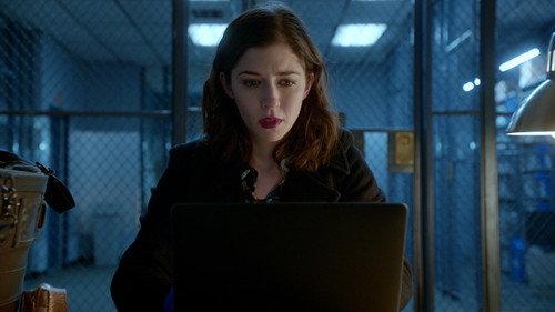 Bull Season 2 Episode 14 - Keep Your Friends Close