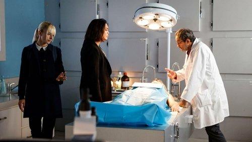 Astrid et Raphaëlle Season 4 Episode 1 - The Eye of the Dragon