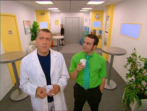 Caméra Café Season 4 Episode 4 - Doigt de fée