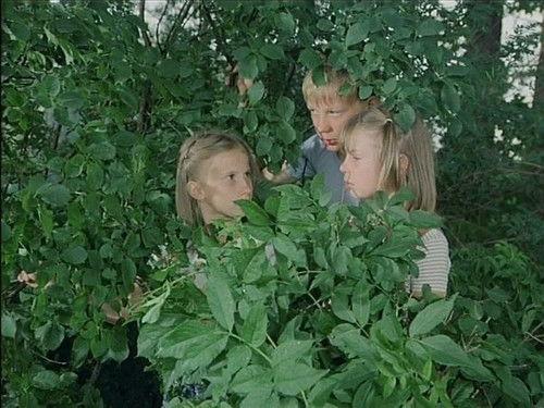 Ghosts from Outside Season 1 Episode 1 - The old House