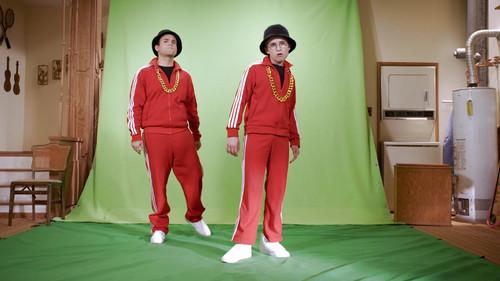 The Goldbergs Season 3 Episode 1 - A Kick-Ass Risky Business Party