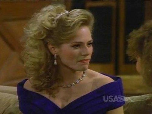 Coach Season 4 Episode 16 - No Good Deed Goes Unpunished