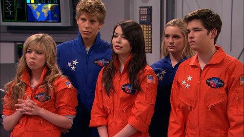 iCarly Season 3 Episode 13 - iSpaceout