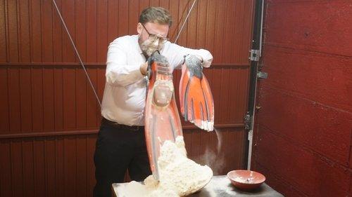 Taskmaster Season 14 Episode 2 - Enormous Hugeness