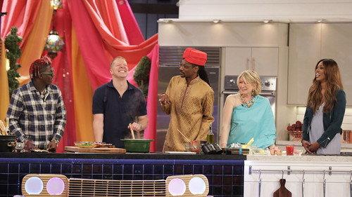 Martha & Snoop's Potluck Dinner Party Season 2 Episode 18 - Taj Ma-Holler