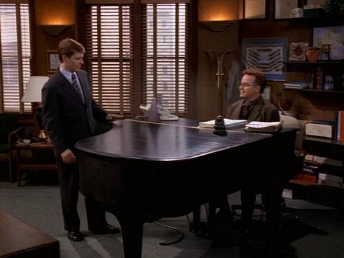 NewsRadio Season 4 Episode 12 - Who's the Boss? (1)