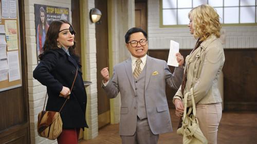 2 Broke Girls Season 4 Episode 12 - And The Knock-Off Knockout