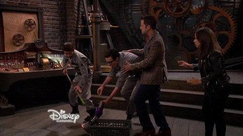 Liv and Maddie Season 3 Episode 12 - Secret-Admirer-A-Rooney