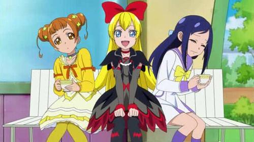 Glitter Force Doki Doki Season 1 Episode 16 - Regina's Extreme Attack! Mana is Mine!