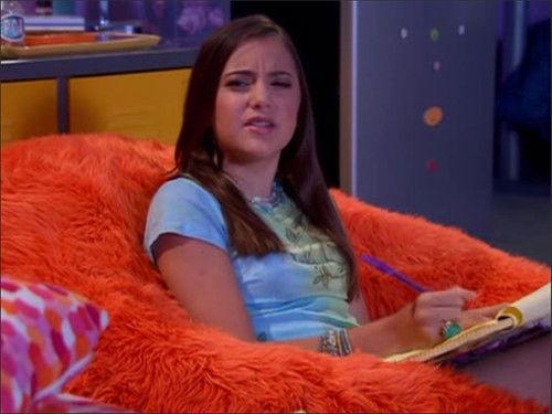 Zoey 101 Season 2 Episode 9 - Lola Likes Chase