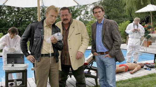 Die Rosenheim-Cops Season 8 Episode 13 - Der Tod coacht mit