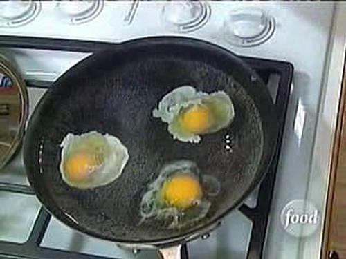 Good Eats Season 3 Episode 11 - Mission: Poachable