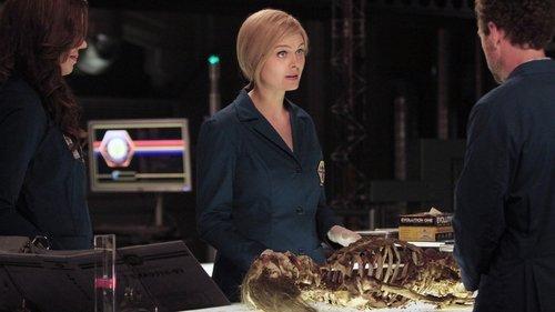 Bones Season 8 Episode 1 - The Future in the Past