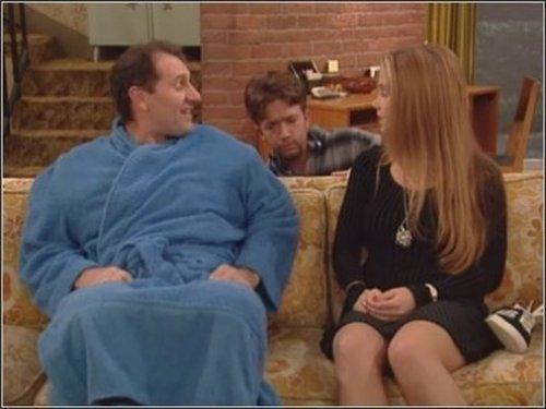 Married... with Children Season 8 Episode 12 - A Little Off the Top