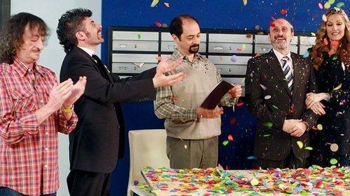 La que se avecina Season 3 Episode 3 - Un pipiolo, un bombero y un suicida en el rellano