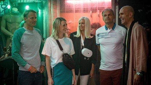 Solsidan Season 7 Episode 8 - Anna returns from filming in Hungary