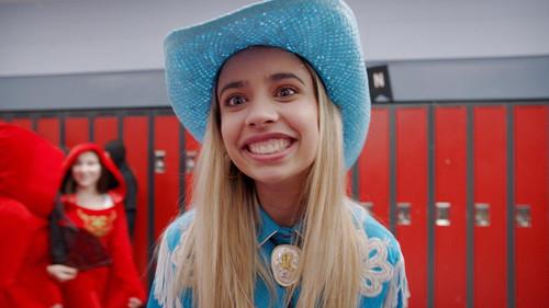 Gabby Duran and the Unsittables Season 2 Episode 13 - Beware the Fright Master