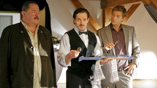 Die Rosenheim-Cops Season 9 Episode 22 - Keiner hat's gesehen