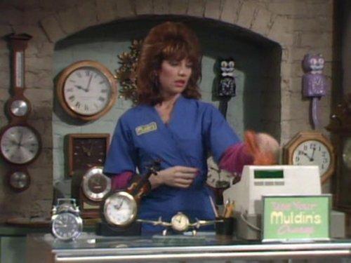 Married... with Children Season 1 Episode 9 - Peggy Sue Got Work