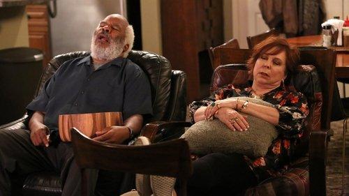 The Cool Kids Season 1 Episode 6 - TV Heist