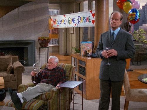 Frasier Season 8 Episode 19 - Daphne Returns