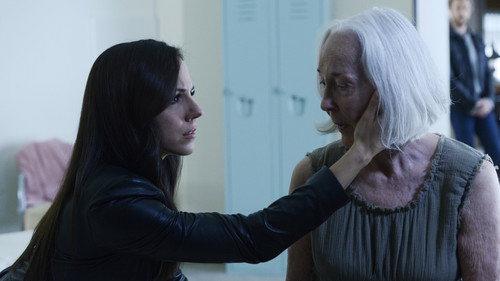 Lost Girl Season 5 Episode 13 - Family Portrait