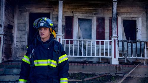 9-1-1 Season 2 Episode 14 - Broken