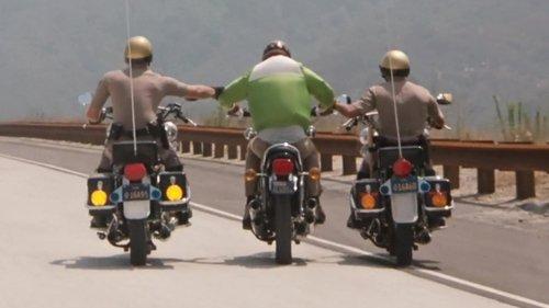 CHiPs Season 1 Episode 3 - Dog Gone