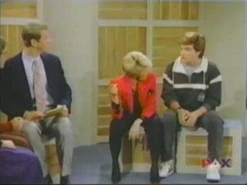 The Hogan Family Season 4 Episode 8 - The Big Sleep