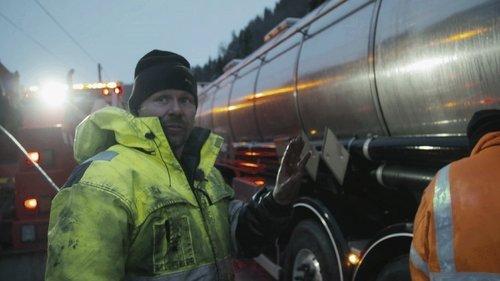 Ice Road Rescue Season 4 Episode 4 - Toxic Cargo