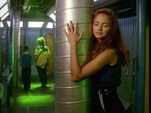 Ocean Girl Season 1 Episode 8 - Day Pass