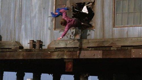 MacGyver Season 2 Episode 21 - D.O.A.: MacGyver