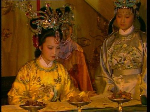 Dream in Red Mansions Season 1 Episode 8 - Jung Mansion Had the Imperial Consort's Visitation on the Lantern Festival