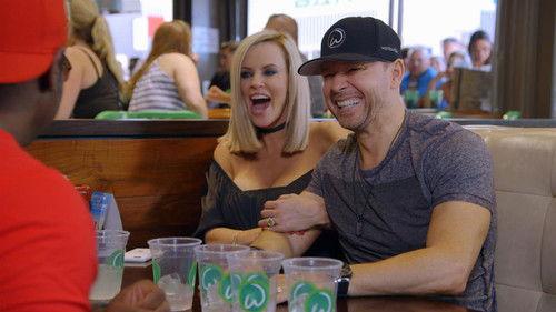 Wahlburgers Season 8 Episode 11 - Jen and Juice