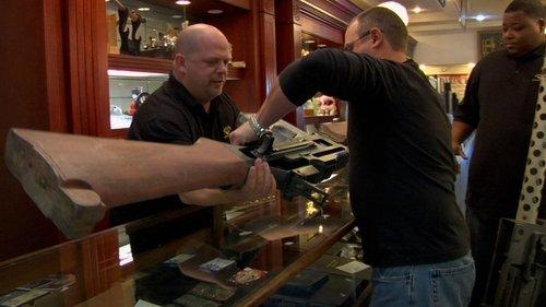 Pawn Stars Season 2 Episode 13 - Big Guns