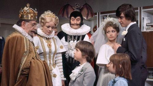 Arabela Season 1 Episode 13 - Zvonečkem to začalo, zvonečkem to končí