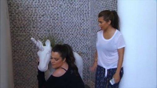 Kourtney and Khloé Take Miami Season 3 Episode 2 - Secrets