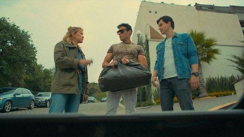 The Gringo Hunters Season 1 Episode 11 - "Anybody call a cop?"