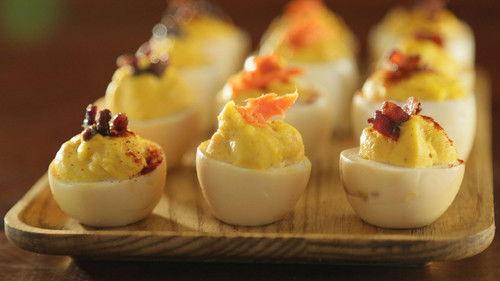 Steven Raichlen's Project Smoke Season 1 Episode 12 - You Can Smoke What!? Extreme Smoking